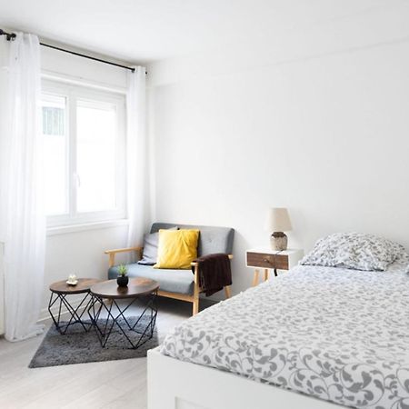 Spacious Studio In The Center Of Montmartre Paris Bagian luar foto