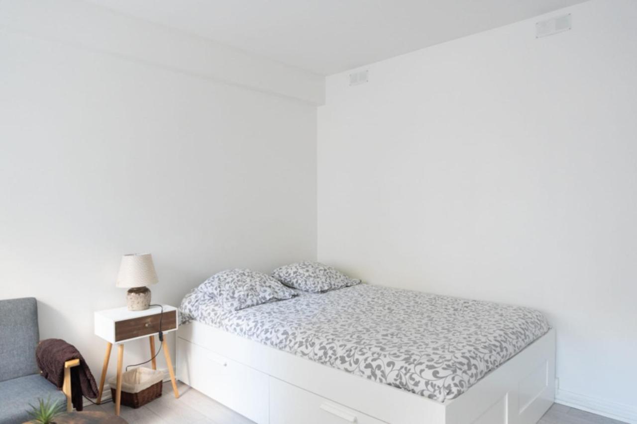 Spacious Studio In The Center Of Montmartre Paris Bagian luar foto